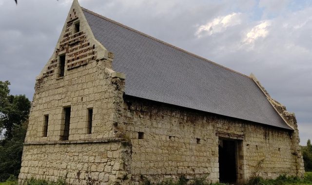 La grange de l'isle en 2025 après travaux de toiture, pignon, et charpente
